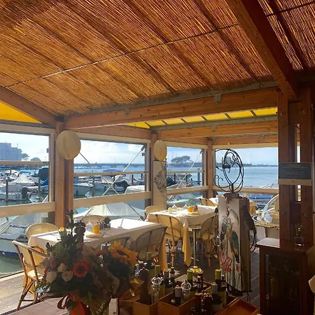 姆布勒黎波里酒店 酒店