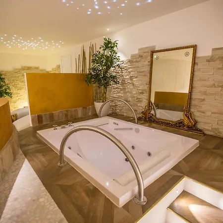 姆布勒黎波里酒店 3*