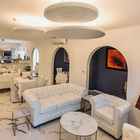 Meuble Tripoli 3* Градо